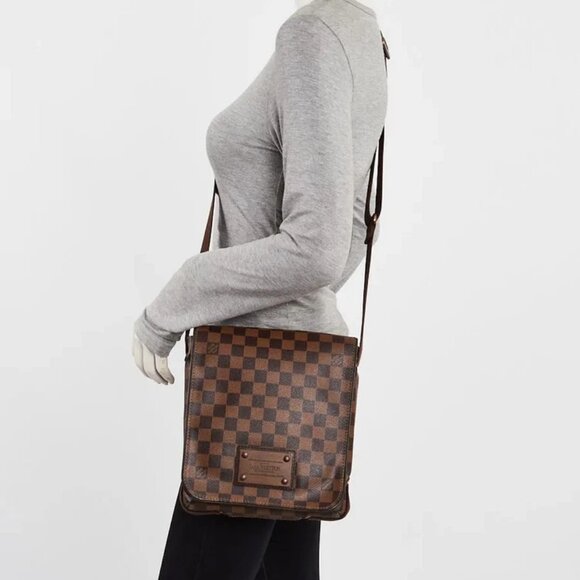 Louis Vuitton Damier Canvas District PM Bag - Picture 2 of 11